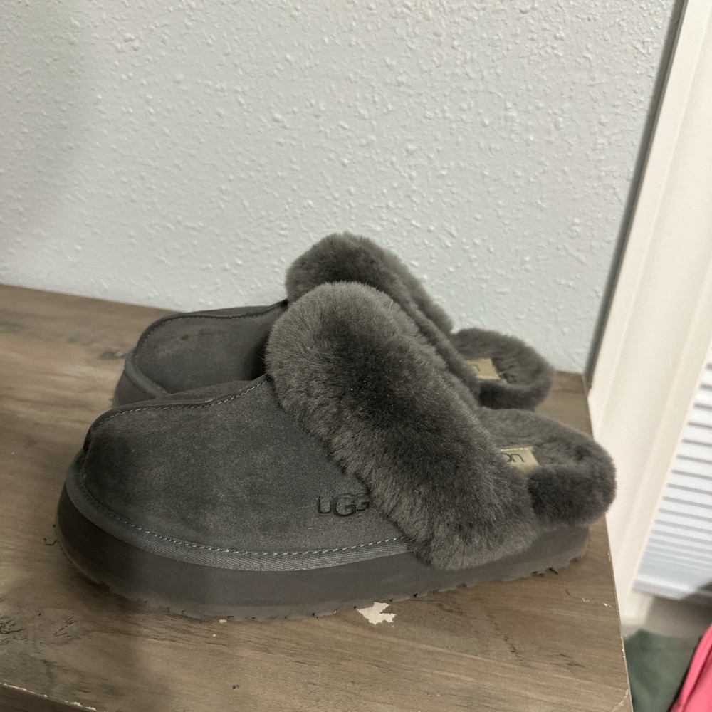 platform ugg slippers - size 9